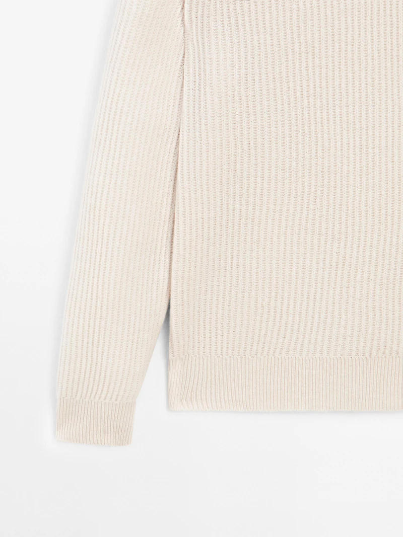 Crew neck ribbed sweater