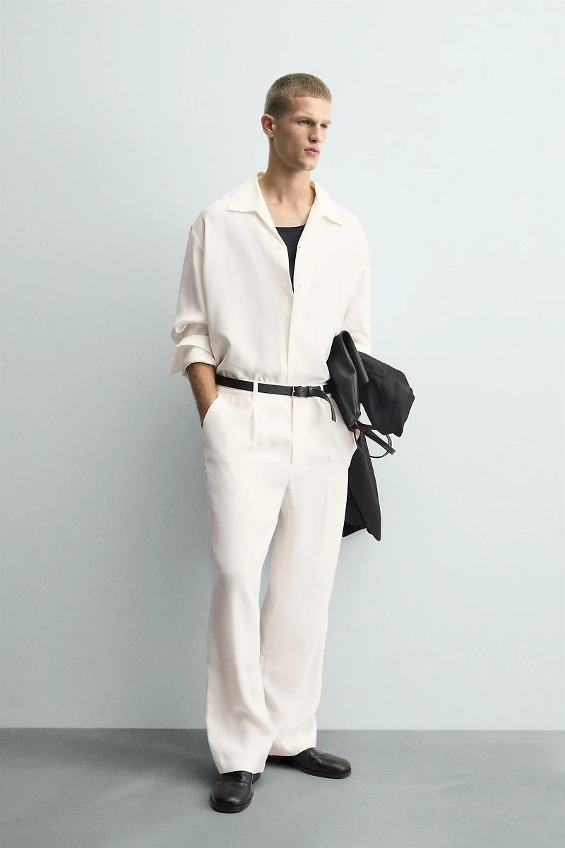 PANTALON COUPE DÉCONTRACTÉE PLIS