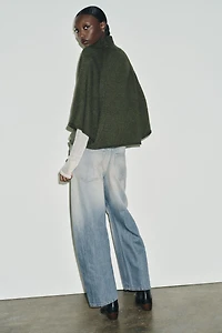 PULL CAPE EN MAILLE