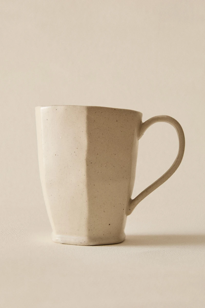 TASSE GRÈS RELIEF LIGNES CADRE