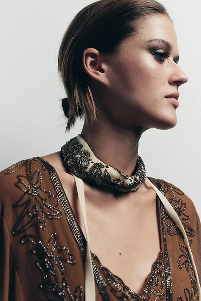 MULTI-POSITION BEADED BANDANA