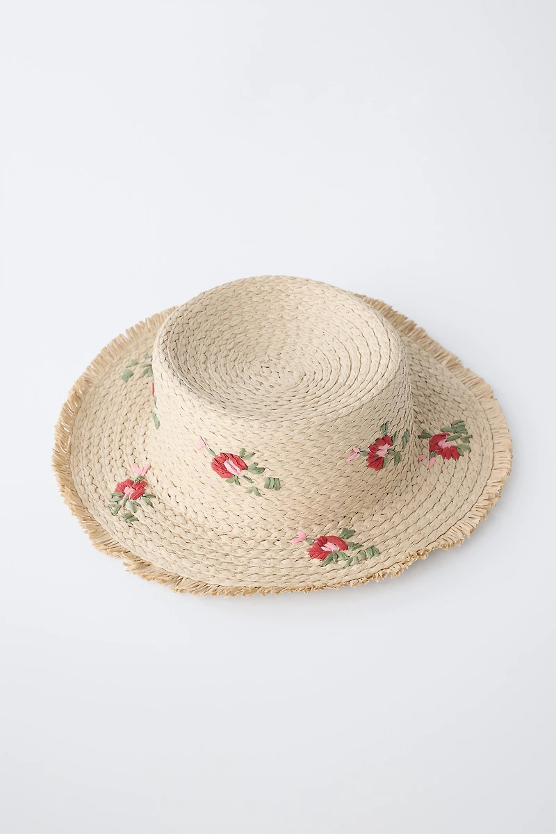 STRAW HAT WITH EMBROIDERED FLOWERS