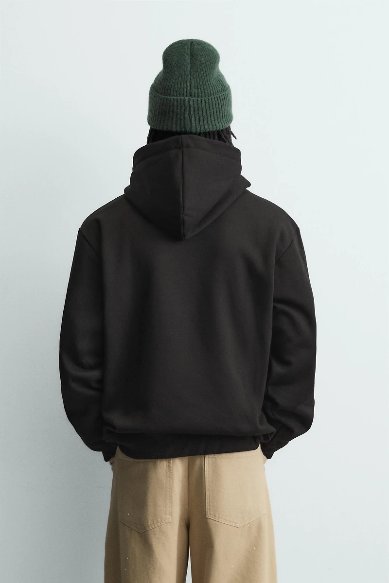 TEXTURED HOODIE SWEATSHIRT