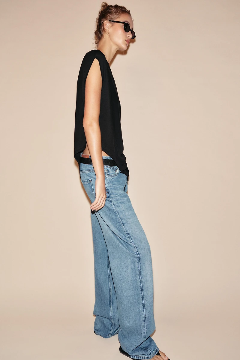 ASYMMETRIC KNIT TOP