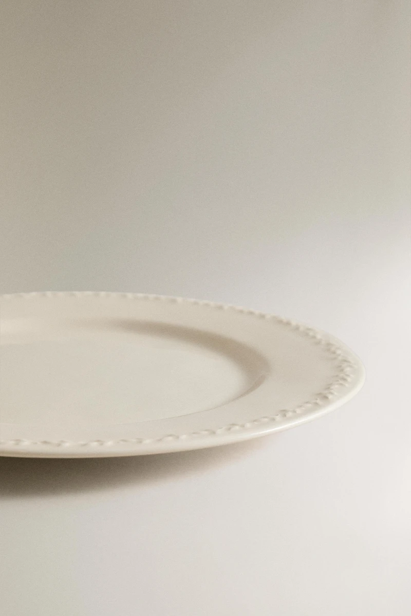 ASSIETTE PLATE FAÏENCE BORD RELIEF