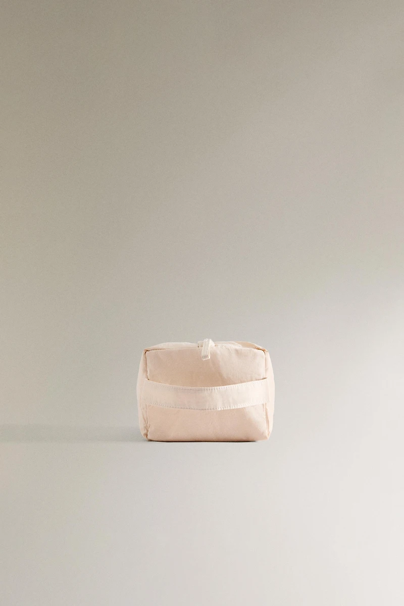 LARGE NYLON MAKEUP BAG