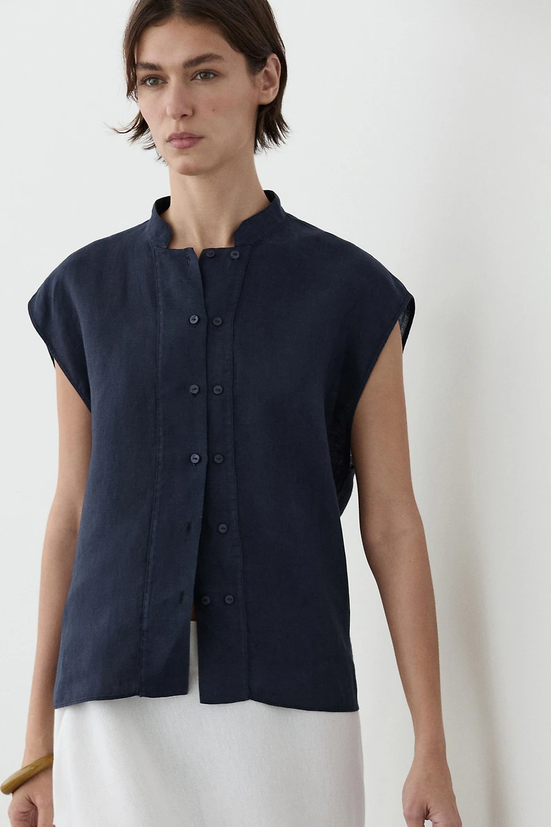 Flowing 100% linen shirt with button detail