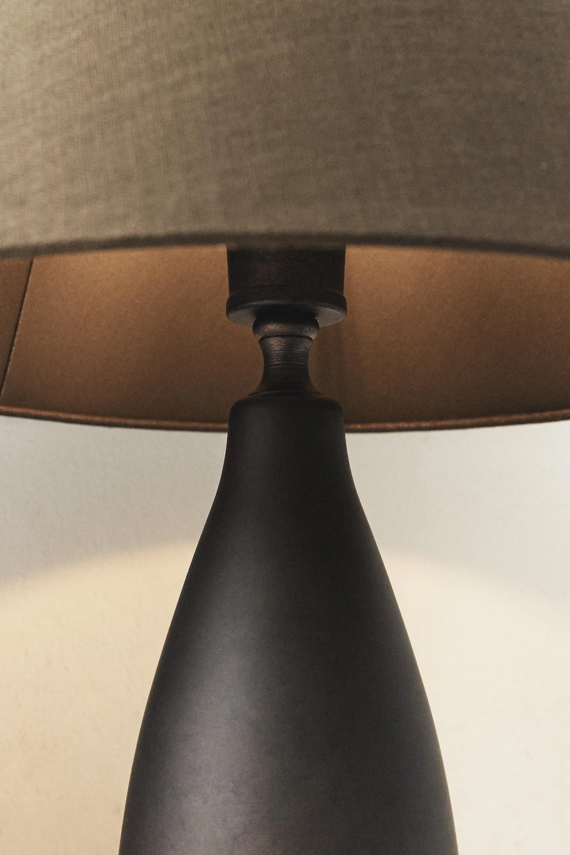 IRON BASE TABLE LAMP