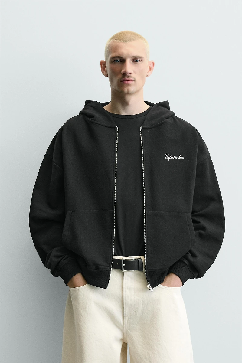 CROPPED FIT HOODIE WITH TEXT PRINTS