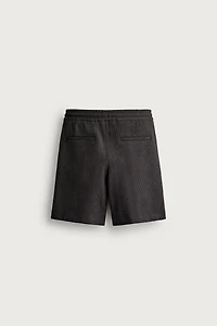 TEXTURED RELAXED FIT SHORTS