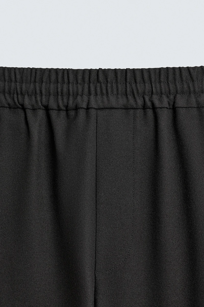 RELAXED FIT TEXTURED PANTS