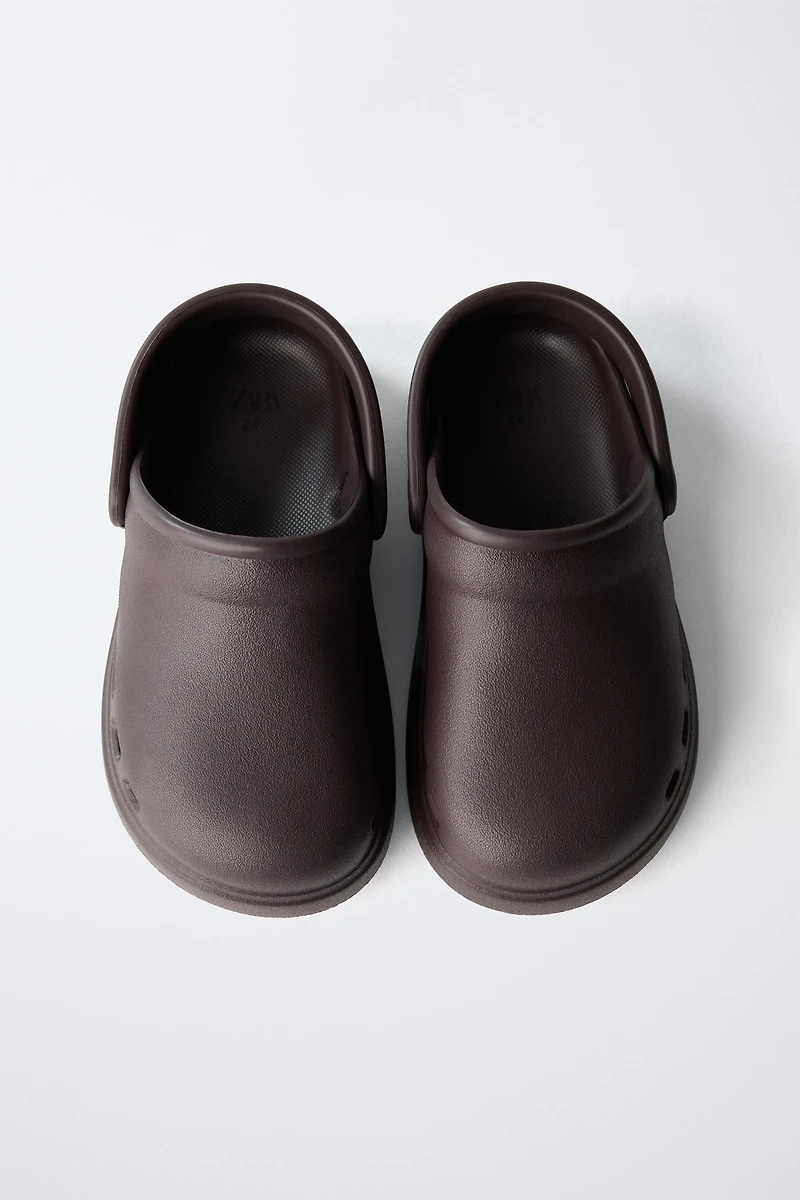 RUBBER CLOGS