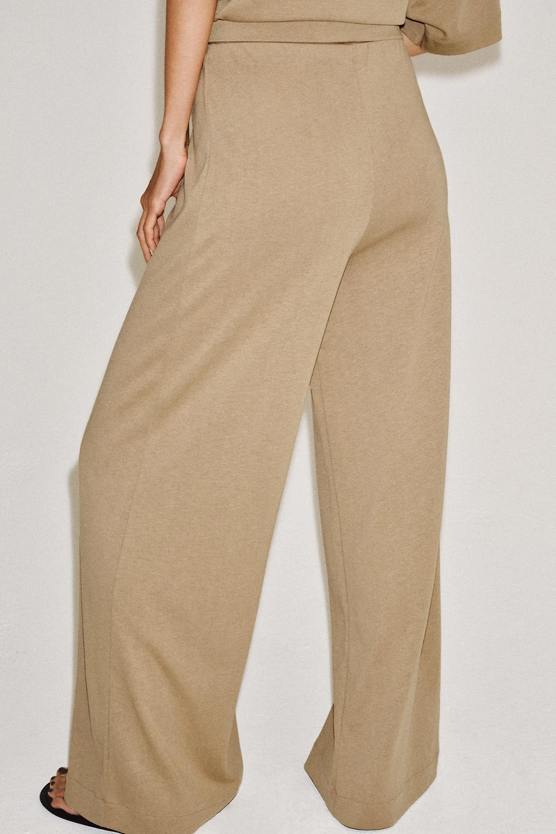 FLOWY STRAIGHT LEG PANTS
