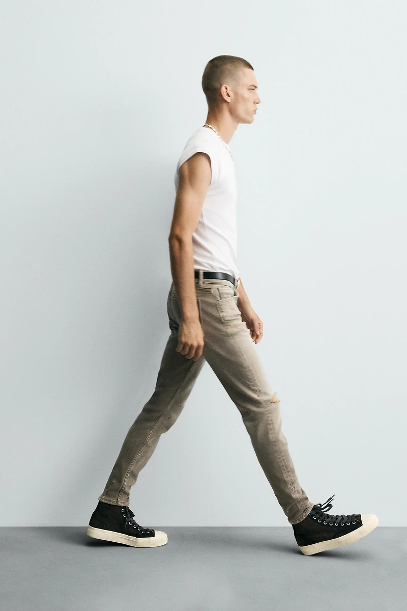 RIPPED SKINNY FIT JEANS
