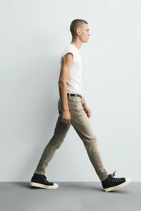 RIPPED SKINNY FIT JEANS