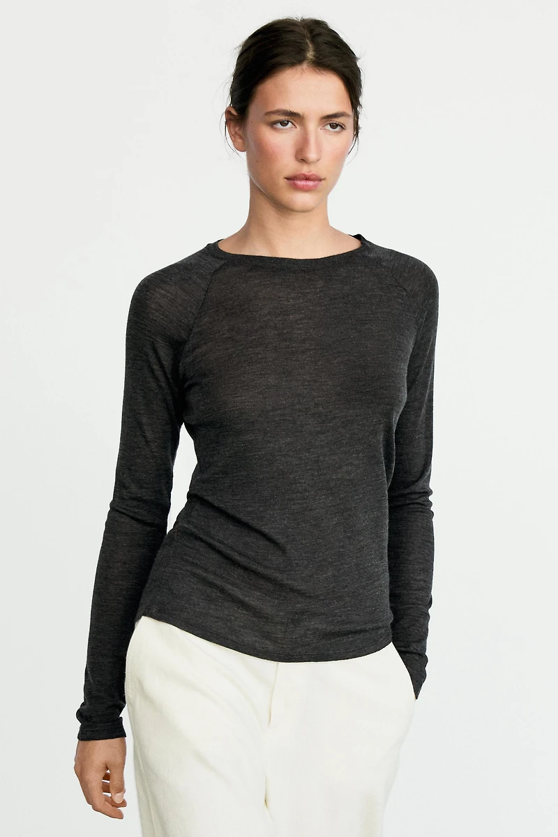Wool T-shirt with raglan sleeves