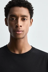 LIGHTWEIGHT T-SHIRT WITH IRREGULAR FINISH