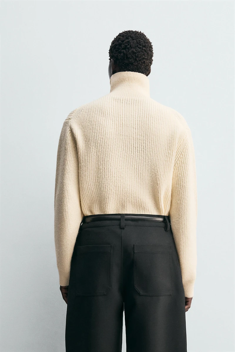 TEXTURED MOCK NECK JUMPER