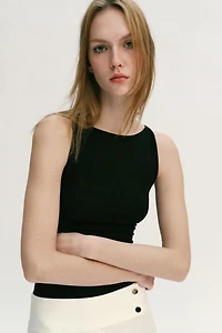 MINIMAL SLEEVELESS T-SHIRT