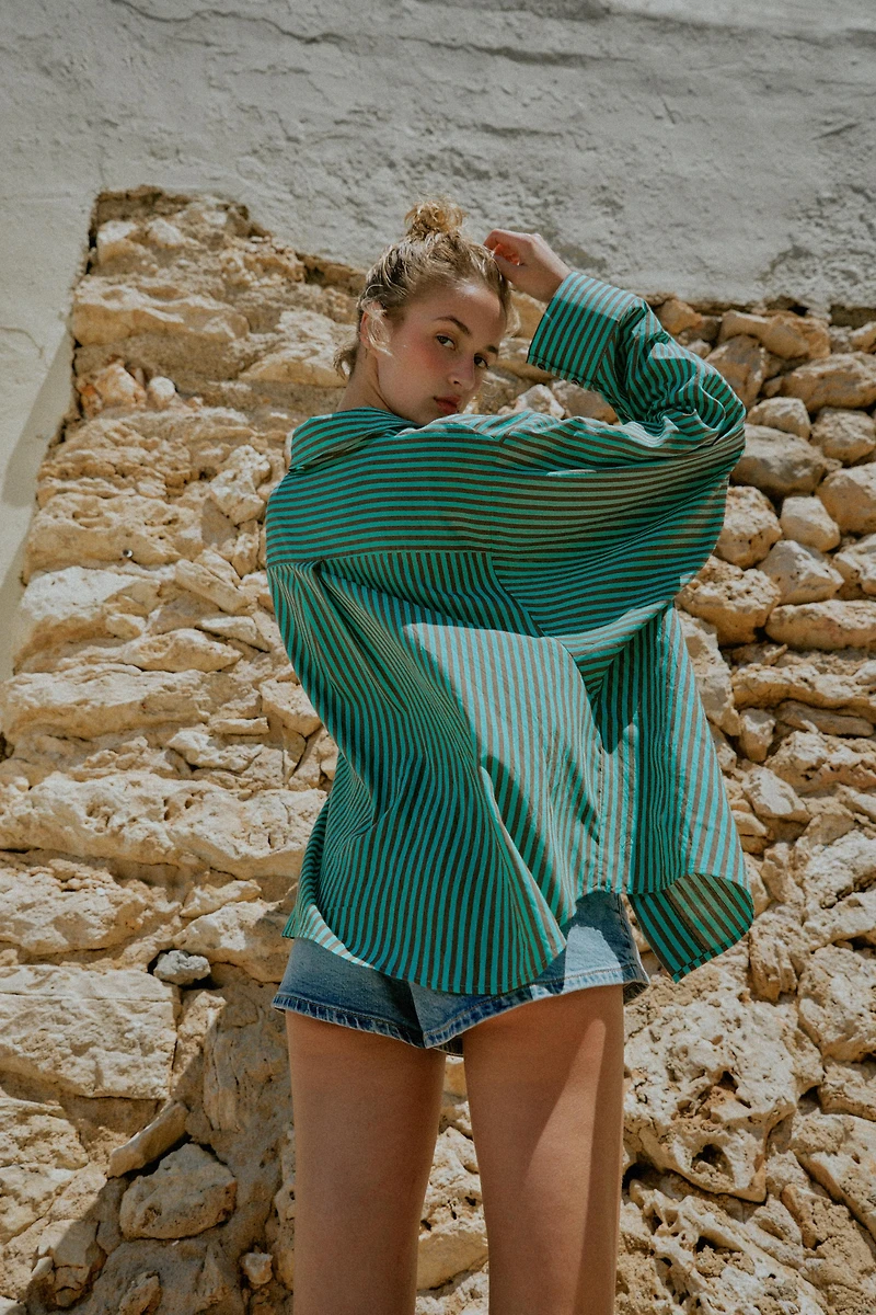 OVERSIZED STRIPED SHIRT
