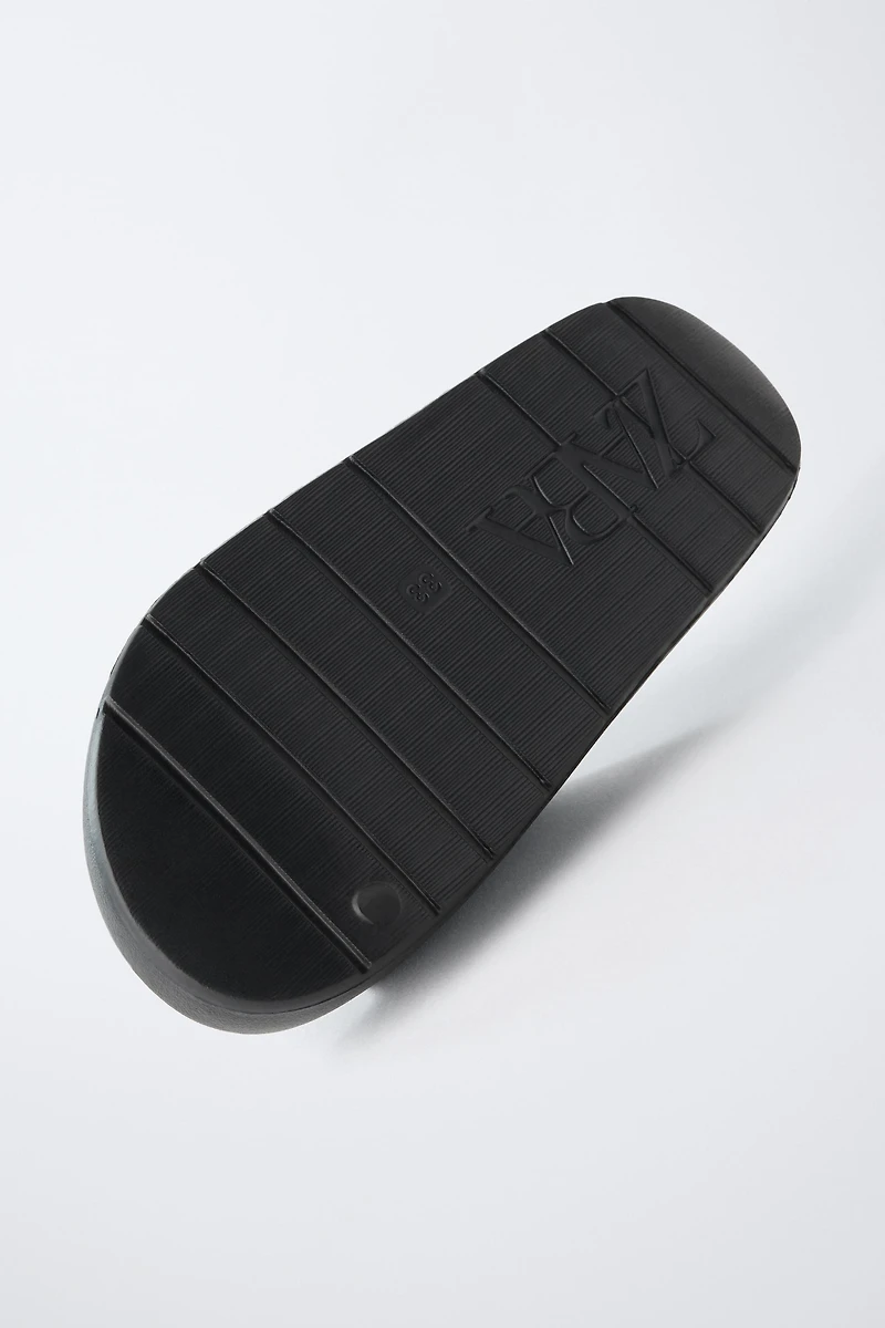 SLIDE SANDALS