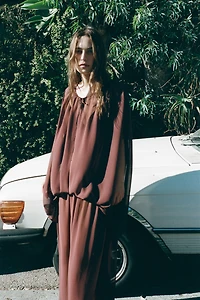 FLOWY LONG DRESS