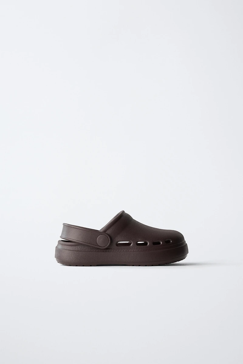 RUBBER CLOGS