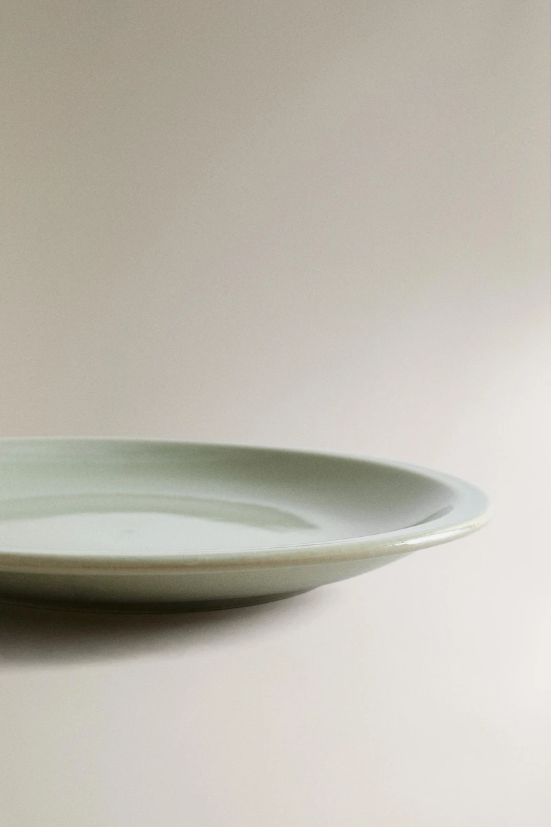 GLAZED STONEWARE DINNER PLATE