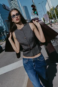 BELTED MARLED KNIT VEST TOP