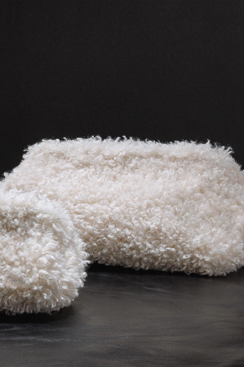 TROUSSE DE TOILETTE IMITATION FOURRURE MOYENNE