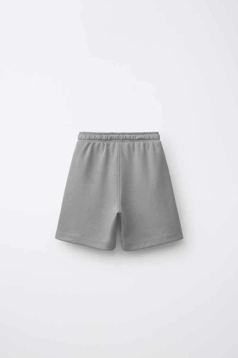 INTERLOCK T-SHIRT AND BERMUDA SET