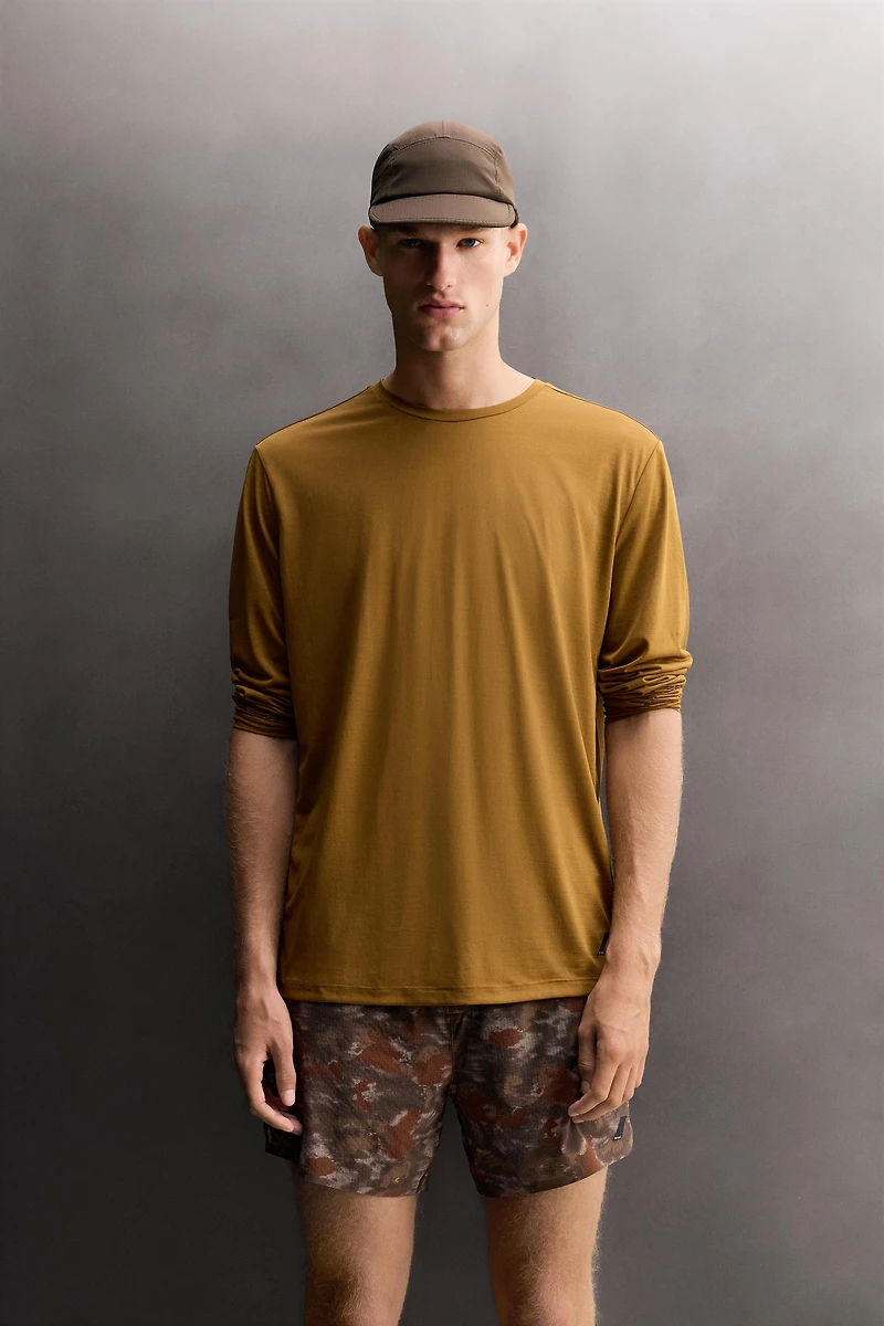 LONG SLEEVE GRAPHIC TECHNICAL T-SHIRT