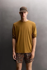LONG SLEEVE GRAPHIC TECHNICAL T-SHIRT