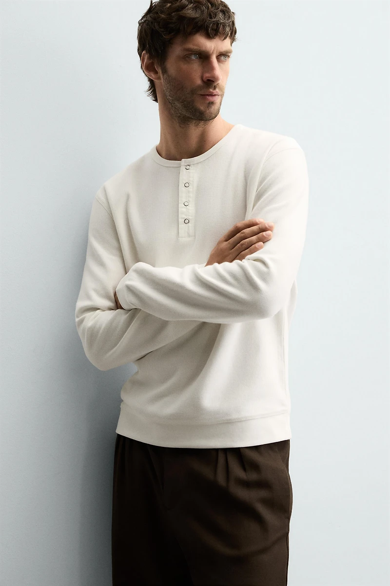 RIBBED BUTTON-FRONT TOP