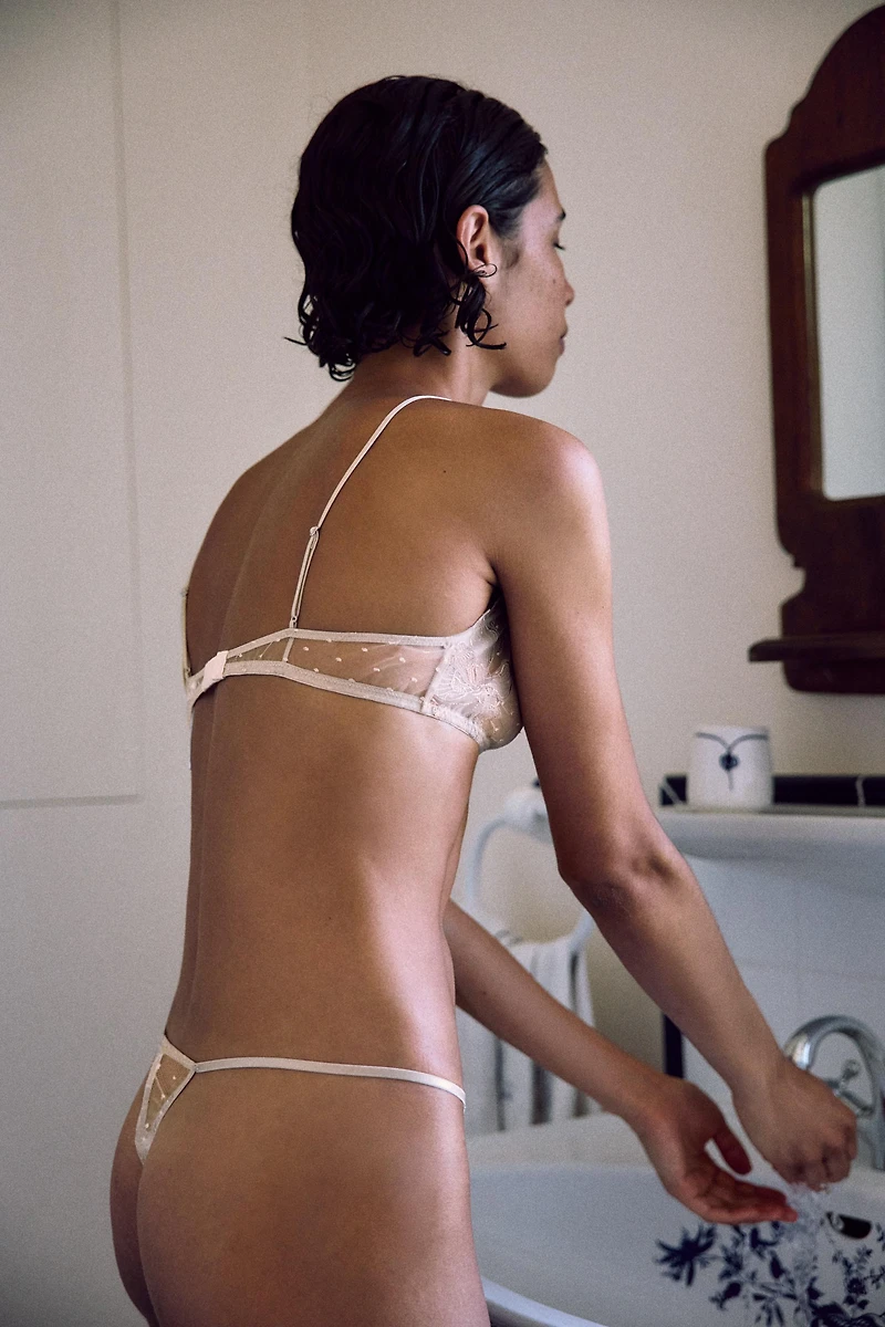 TANGA EN DENTELLE