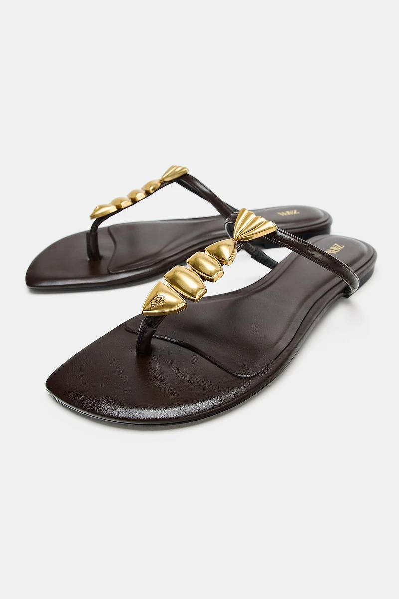 FISH APPLIQUÉ FLAT SANDALS