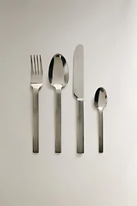 RIBBED HANDLE FLATWARE SET (SET OF 4)