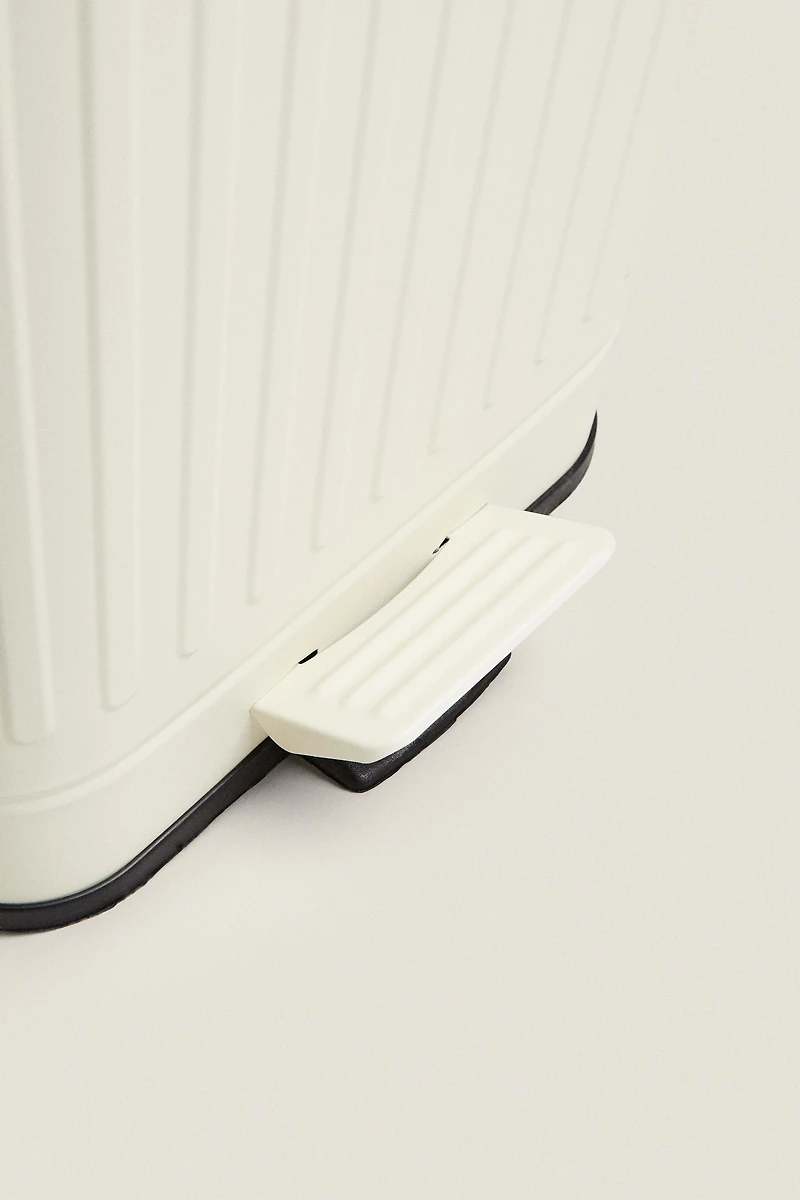 POUBELLE DE CUISINE PETIT FORMAT