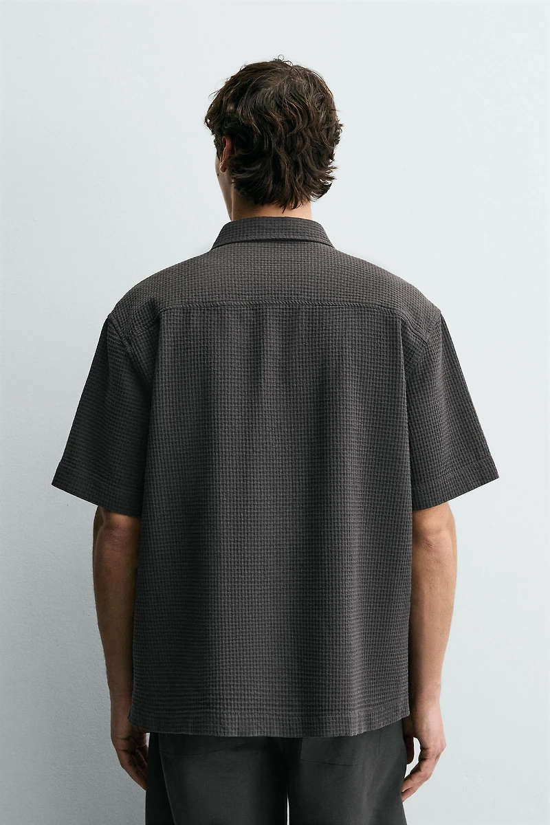 TEXTURED POCKET SHIRT