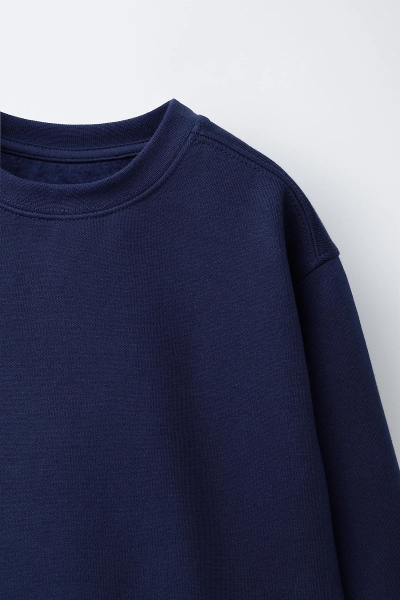 BASIC TEXT AND LABEL SWEATSHIRT