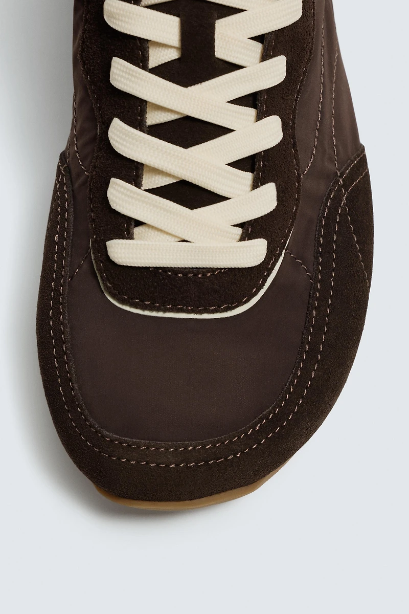 BAREFOOT SNEAKERS