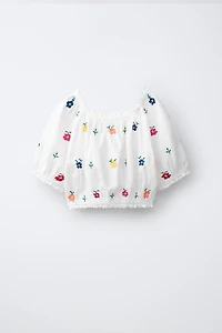 EMBROIDERED FLORAL PUFF SLEEVE BLOUSE