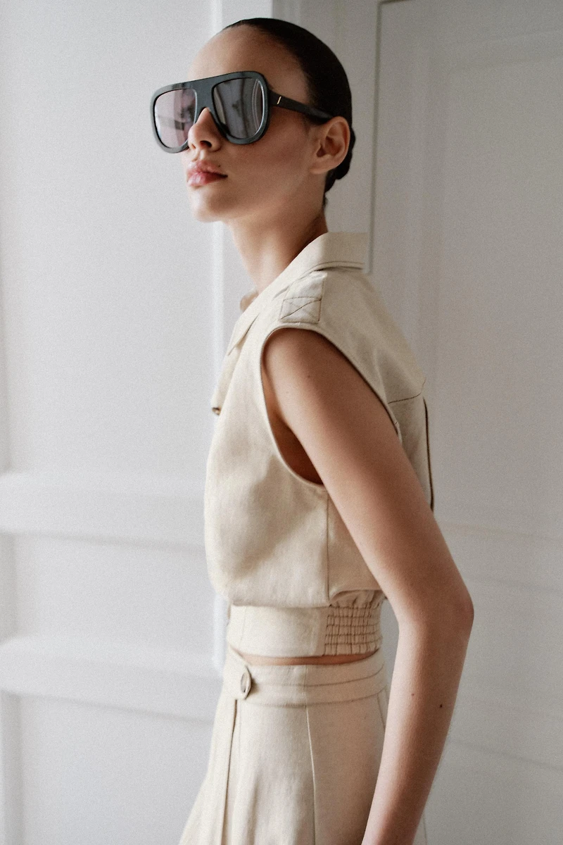 SLEEVELESS LINEN TOP