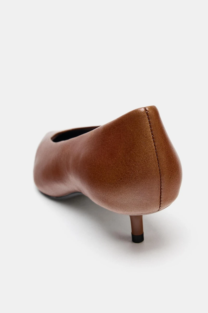 CHAUSSURES À TALONS KITTEN HEEL EN CUIR