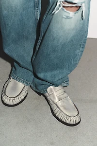 MOCASSINS EN CUIR FRONCÉS