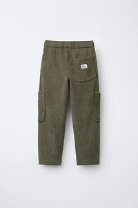 PANTALON EN VELOURS CÔTELÉ À POCHES