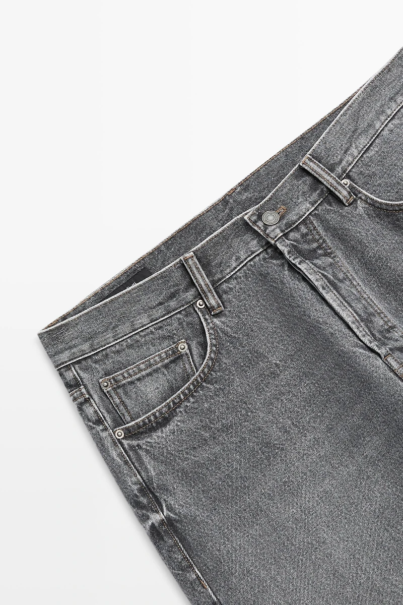 Straight-leg jeans