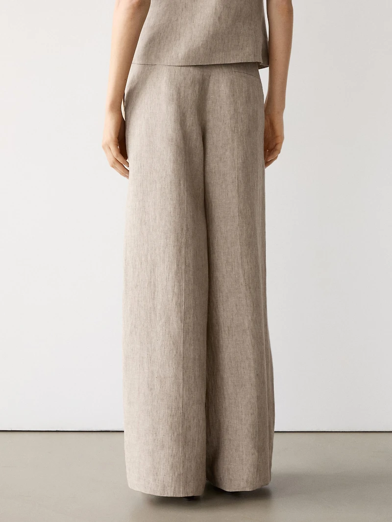 Linen melange trousers with pleated details