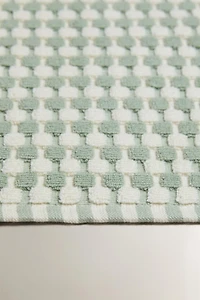 TEXTURED COTTON BATH TOWEL