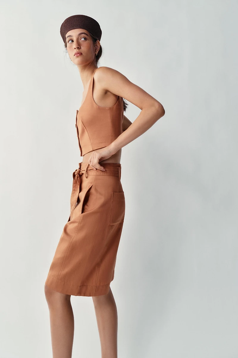 BERMUDA LONG AVEC CEINTURE